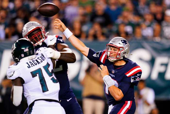 Patriots - Mac Jones Eagles